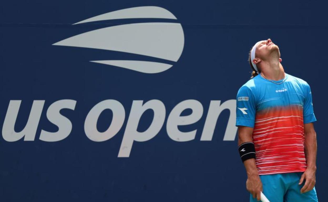 Davidovich se lamenta por un golpe fallado en el US Open. 