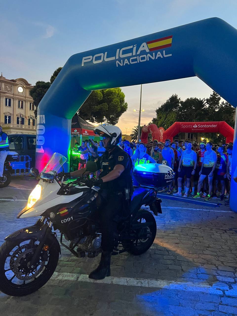 Fotos: Cuarta edición de la carrera solidaria &#039;Ruta 091&#039; impulsada por la Policía Nacional en Málaga