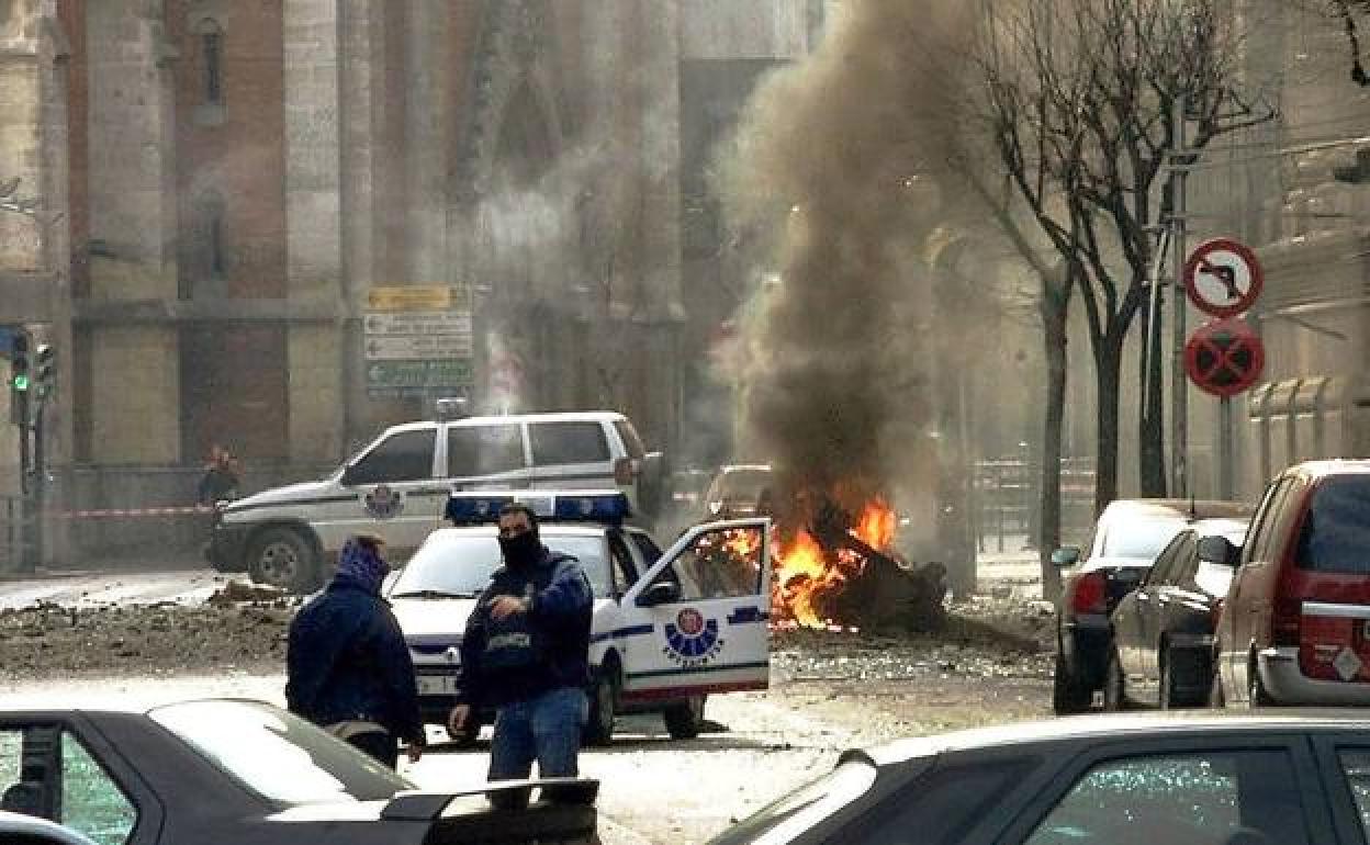 Imagen de archivo de un atentado de ETA en el País Vasco. 