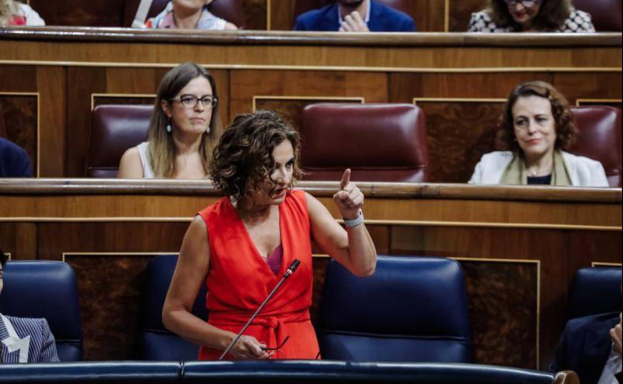 La ministra de Hacienda, María Jesús Montero, este miércoles en el Congreso. 