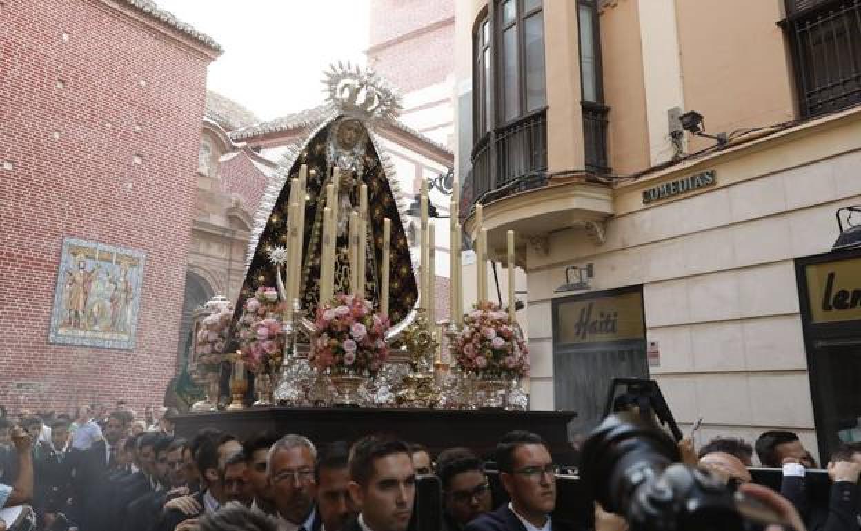 La Virgen de la Esclavitud Dolorosa durante su salida procesional de 2019. 