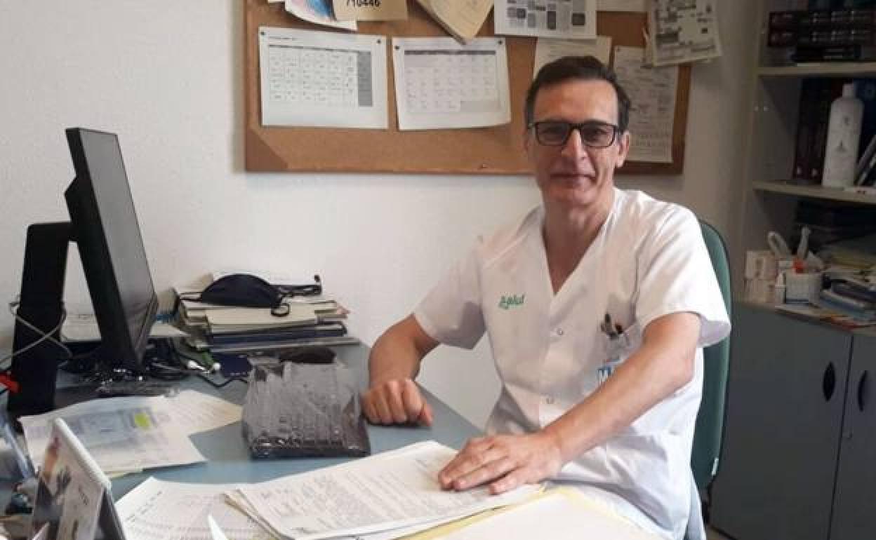 El doctor Díez Manglano es el presidente de la Sociedad Española de Medicina Interna. 