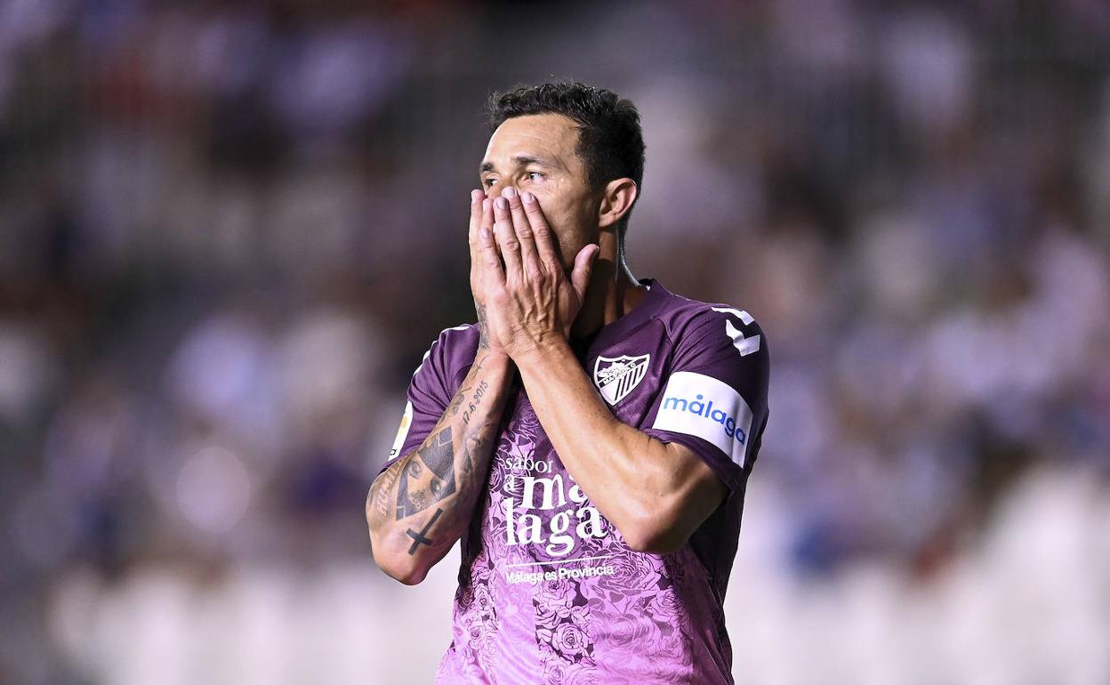 Un gesto de lamento de Rubén Castro en el partido de la primera jornada, en El Plantío. 