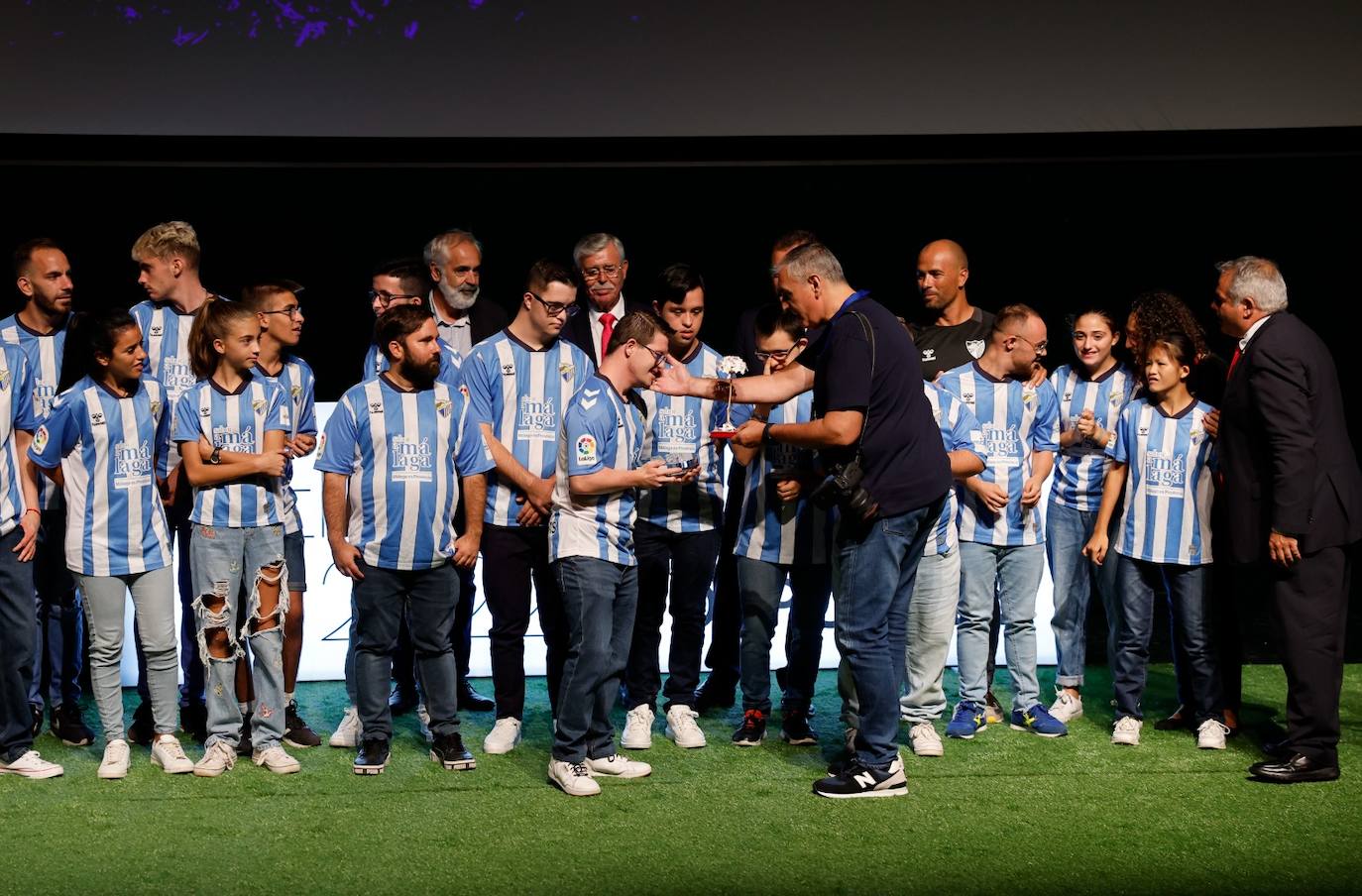 Casi 400 personas llenaron el Auditorio Edgar Neville de Málaga 