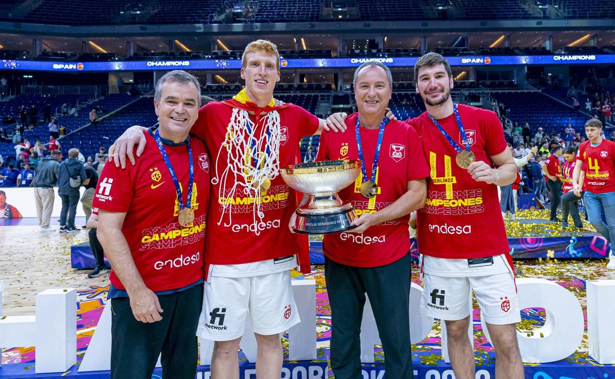 Ángel Sánchez-Cañete, Alberto Díaz, Javi Salvo y Darío Brizuela, los representantes del Unicaja en la selección. 