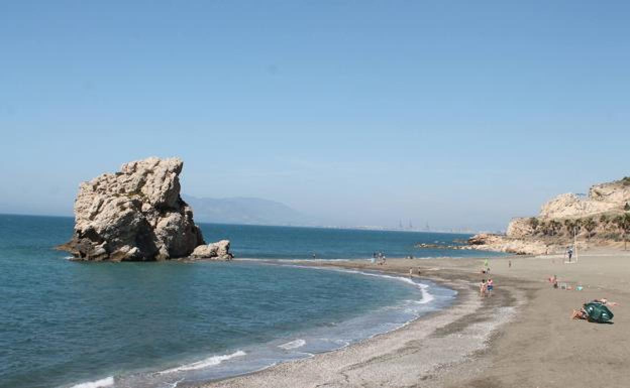 Perspectiva general de la playa del Peñón del Cuervo.
