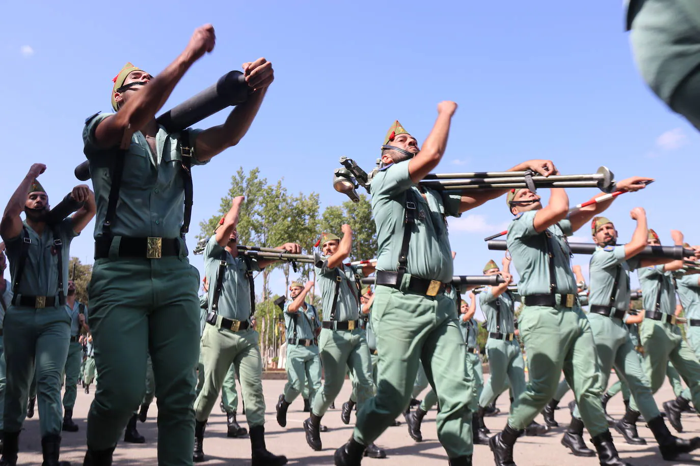 Desfile de la Legión en Ronda por su 102 aniversario. 