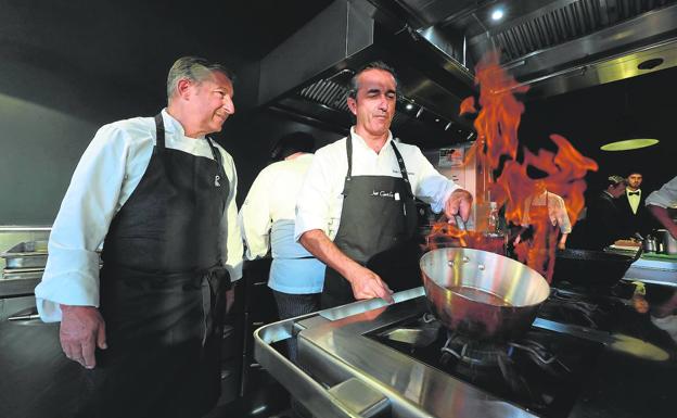 Joan Roca y José Carlos García demostraron anoche en Málaga su complicidad en los fogones 