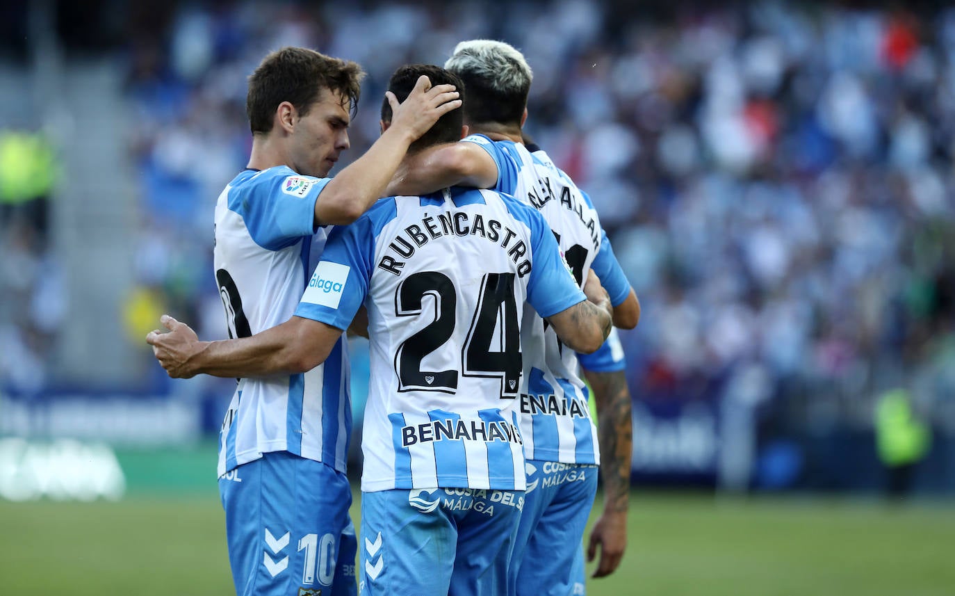 Buen ambiente en La Rosaleda en el estreno de Pepe Mel en el banquillo 