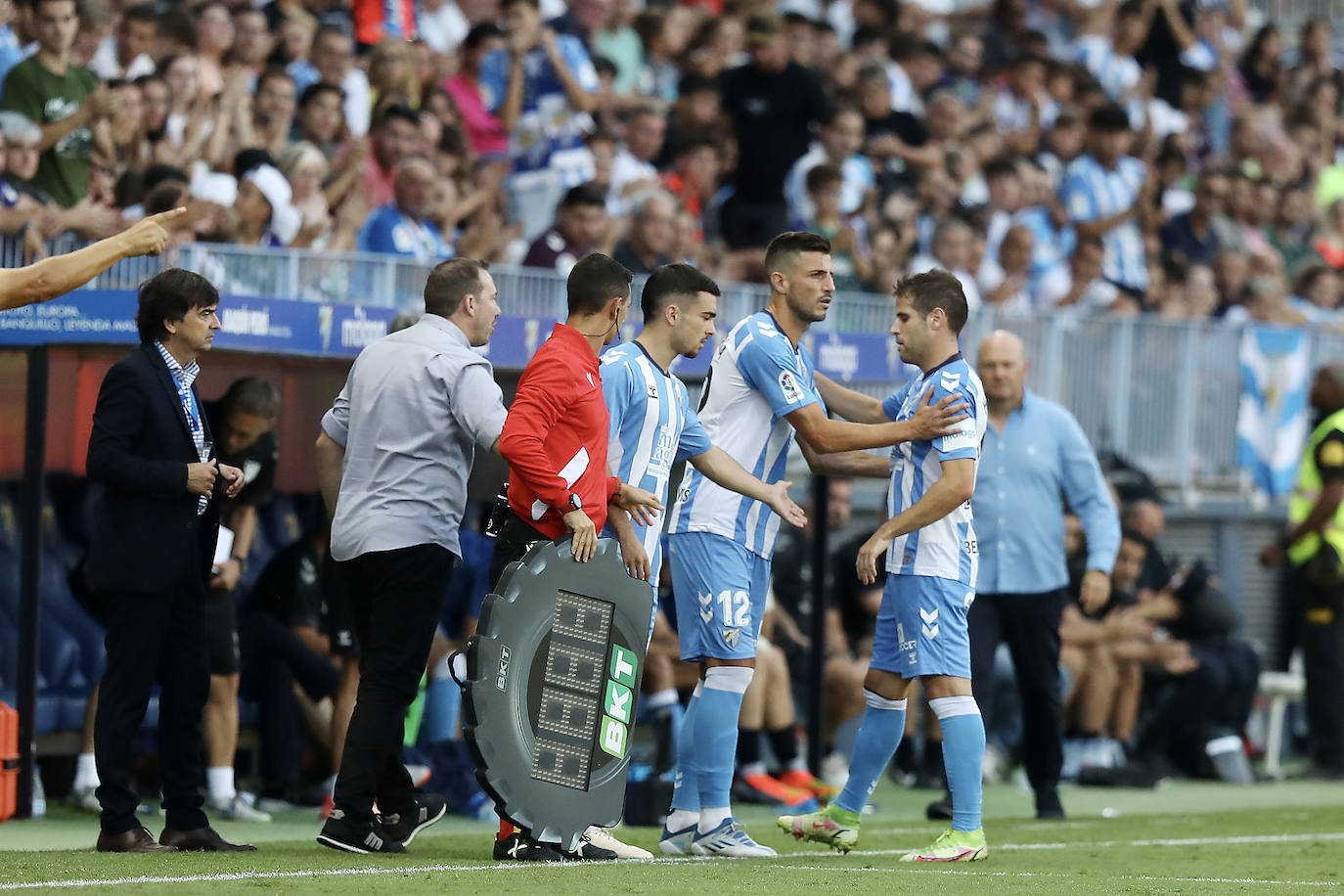 Buen ambiente en La Rosaleda en el estreno de Pepe Mel en el banquillo 