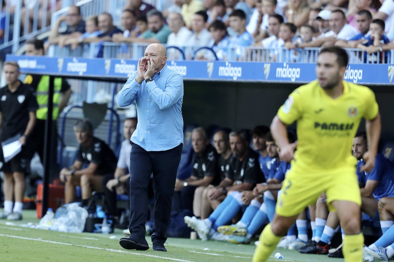 Buen ambiente en La Rosaleda en el estreno de Pepe Mel en el banquillo 