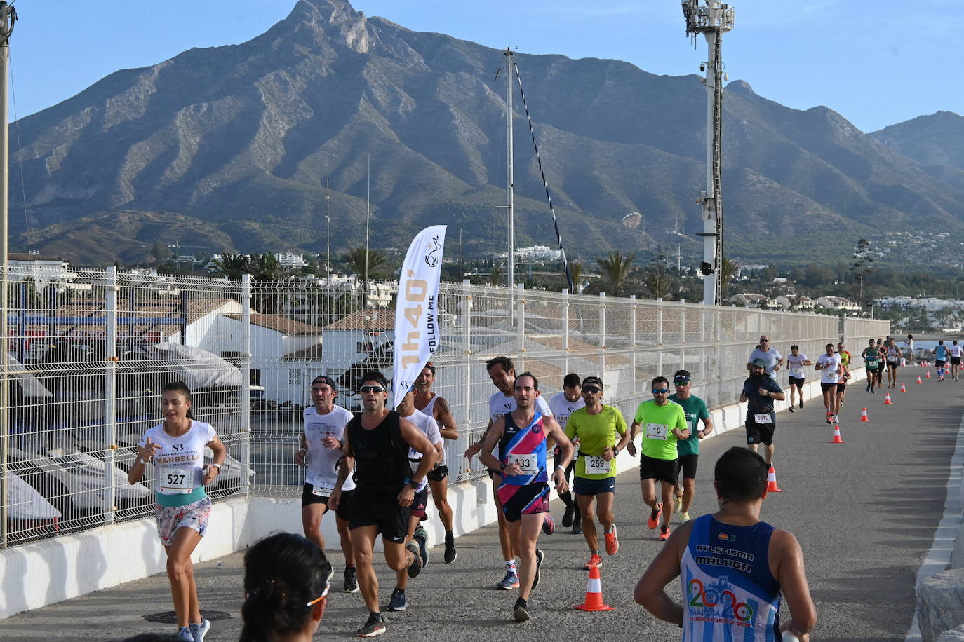 El excampeón europeo de 1.500 Reyes Estévez llegó a un segundo del ganador, tras un duelo apasionante, mientras que la ganadora femenina se impuso a su madre. 