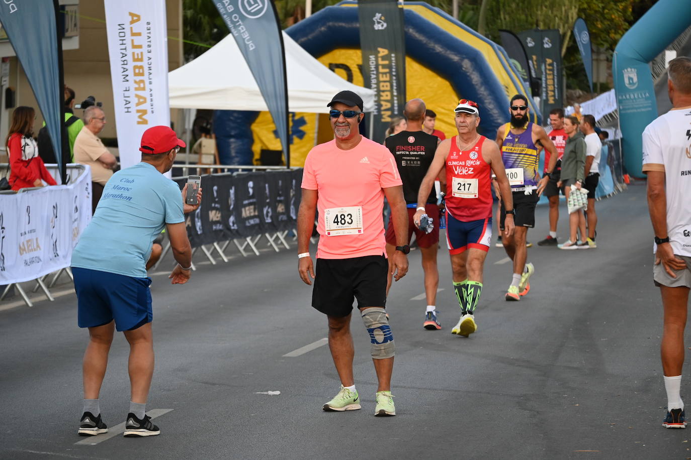 El excampeón europeo de 1.500 Reyes Estévez llegó a un segundo del ganador, tras un duelo apasionante, mientras que la ganadora femenina se impuso a su madre. 