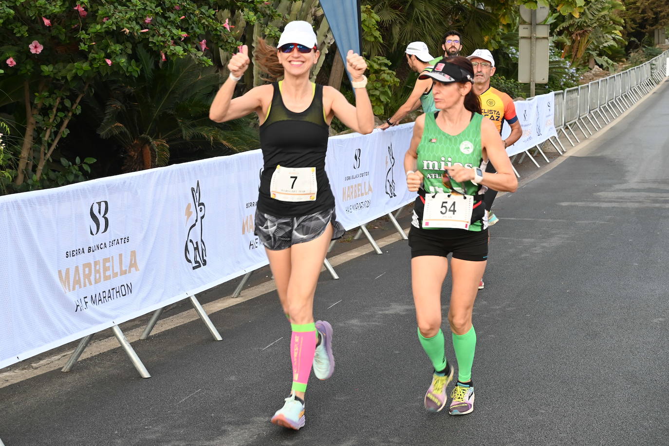 El excampeón europeo de 1.500 Reyes Estévez llegó a un segundo del ganador, tras un duelo apasionante, mientras que la ganadora femenina se impuso a su madre. 