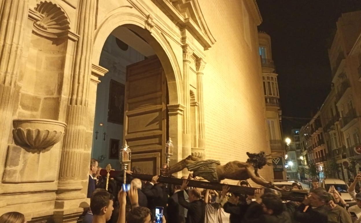 El Cristo de la Agonía entra en San Julián por su cincuentenario