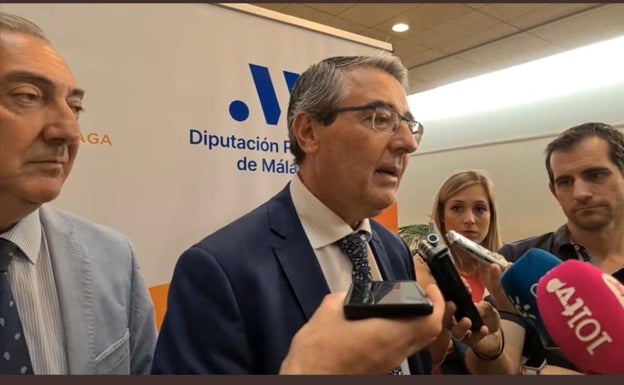 El presidente de la Diputación, Francis Salado, esta mañana, ya en Málaga, tras acompañar ayer a la comitiva de la Expo 2027 en Madrid. 