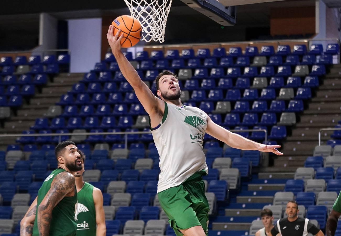 Fotos: El Unicaja se prepara para medirse al Sassari