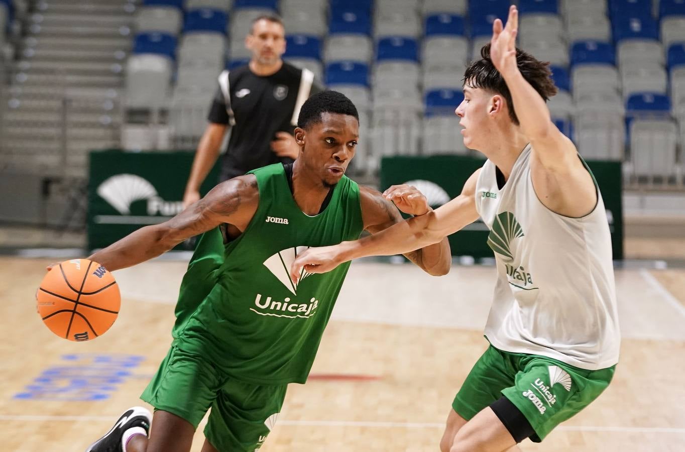 Fotos: El Unicaja se prepara para medirse al Sassari