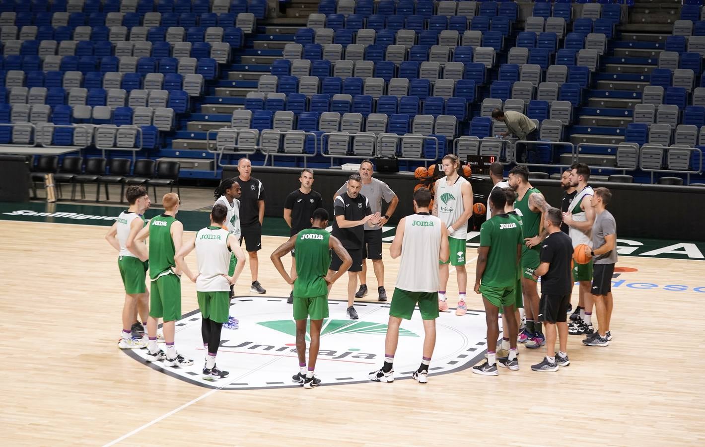 Fotos: El Unicaja se prepara para medirse al Sassari