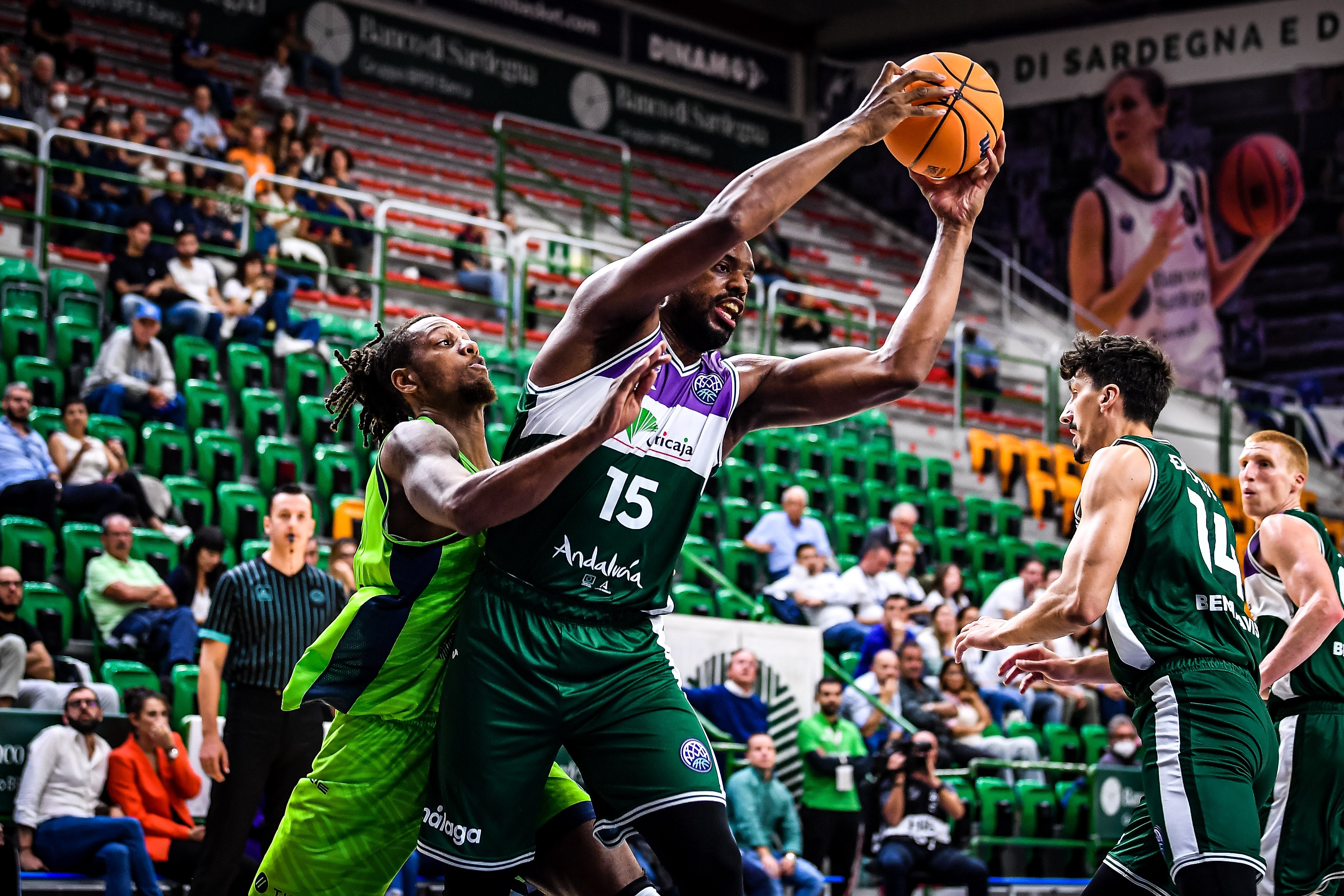 Fotos: Las mejores imágenes del partido entre el Dinamo Sassari y el Unicaja