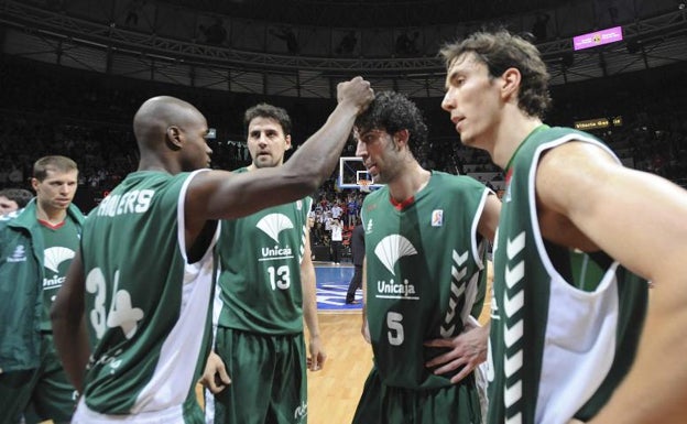 Kus, Melvin Sanders, Germán Gabriel, Berni y Welsch al final de un partido. 