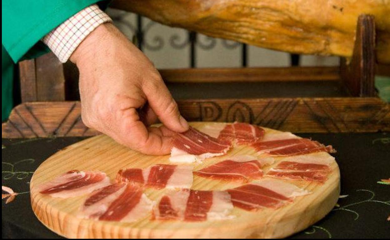 Bares donde comer en Jaén: Los cuatro bares de barrio que no te puedes perder en Jaén con Soletes Repsol