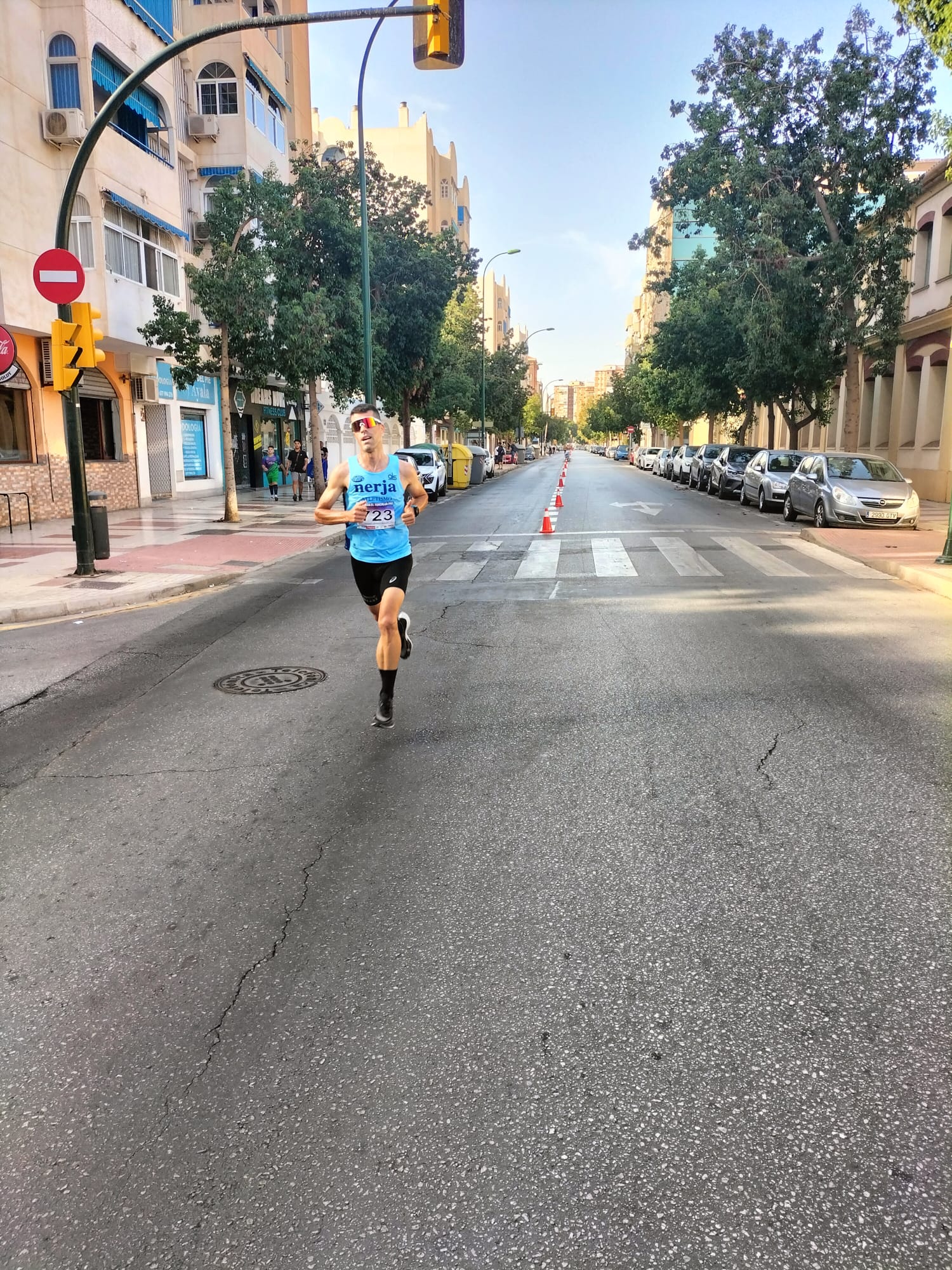 El atleta jiennense Cristóbal Valenzuela (Cueva de Nerja), ganador de la última Media Maratón Ciudad de Málaga, se adjudicó esta mañana la novena edición de la carrera El Torcal-La Paz, con un registro de 31:13 en los 10.000 metros de la prueba popular, antesala de la Carrera Urbana Ciudad de Málaga del domingo 24 (que reaparece tras la pandemia).