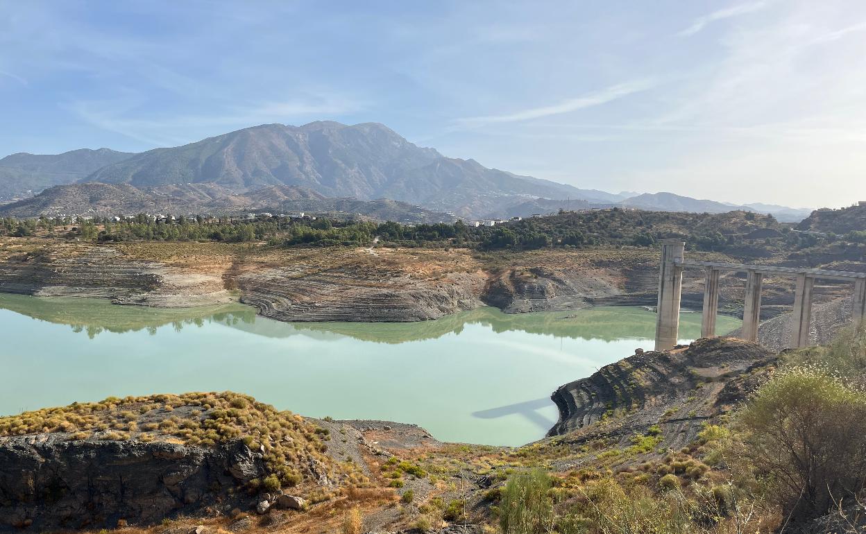 El embalse de La Viñuela está al 10% de su capacidad, con 16,4 hectómetros cúbicos. 