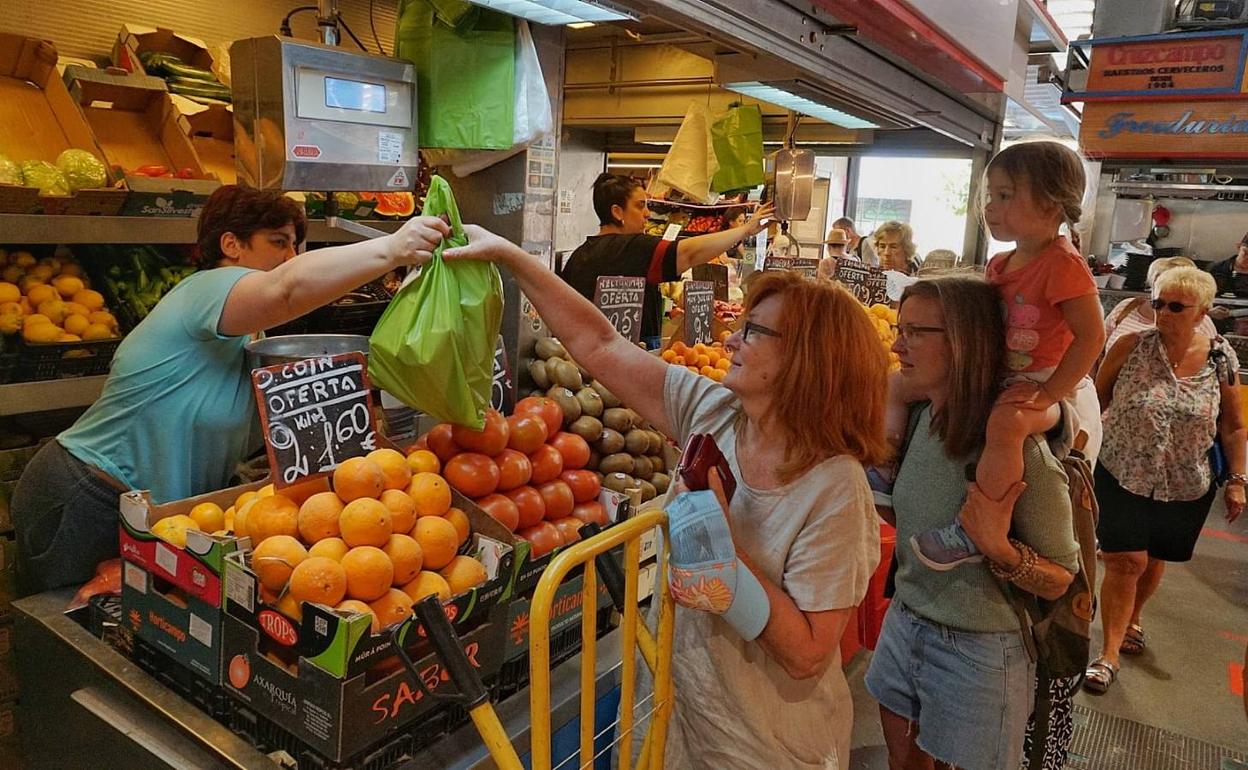 Málaga es la tercera provincia del país donde más ha subido el precio de los alimentos en el último año.