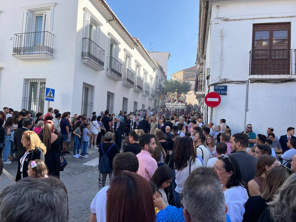 Más de 30.000 personas acudieron a los desfiles procesionales en Vélez-Málaga. 