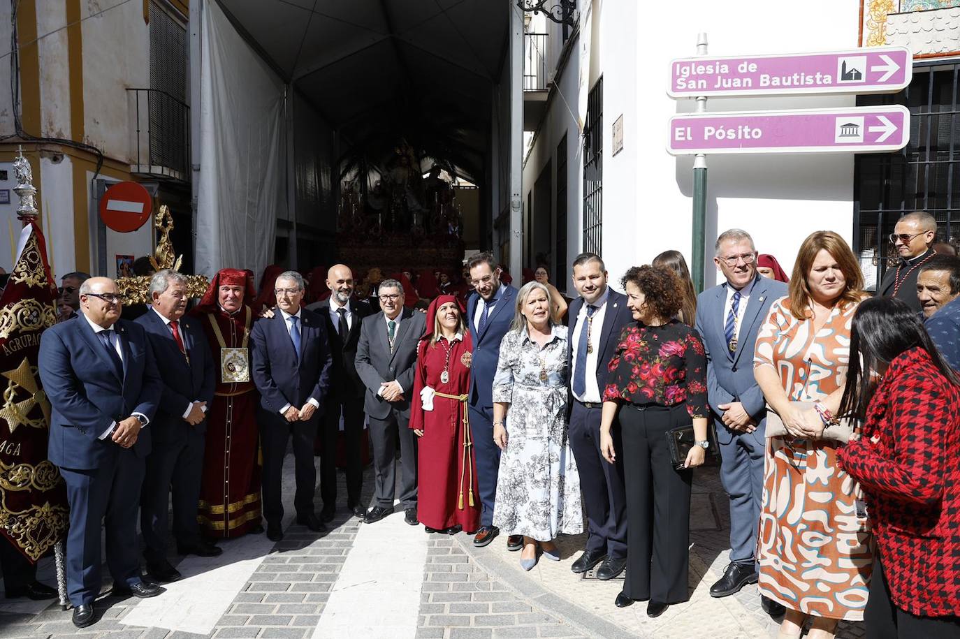 Más de 30.000 personas acudieron a los desfiles procesionales en Vélez-Málaga. 