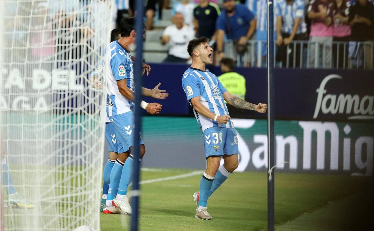 Cristian celebra el segundo gol, en el que dio el centro a Rubén Castro. 