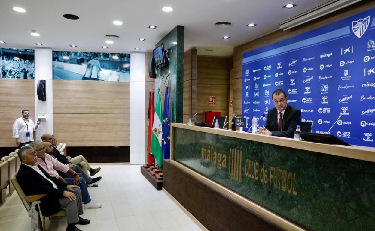 José María Muñoz, durante la rueda de prensa de este martes en La Rosaleda. 