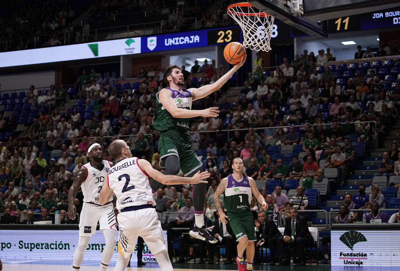 El Unicaja gana al Dijon en la Champions (88-68). 