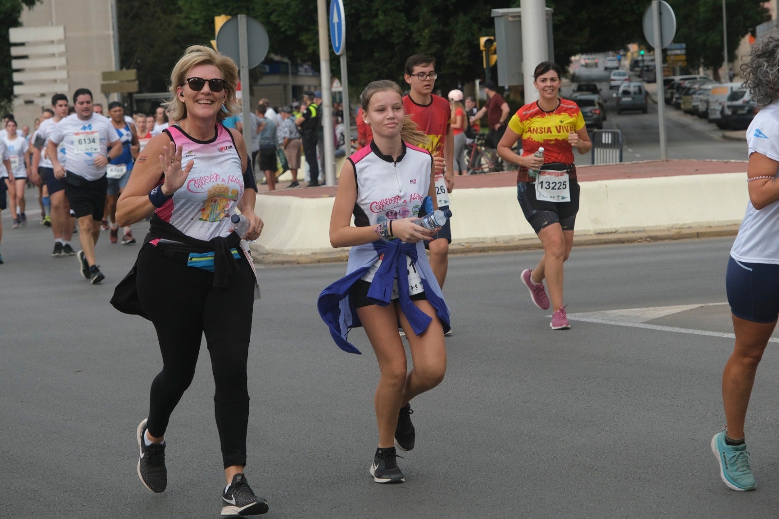 Casi 11.000 atletas participan este domingo en esta prueba que discurre por la capital malagueña.