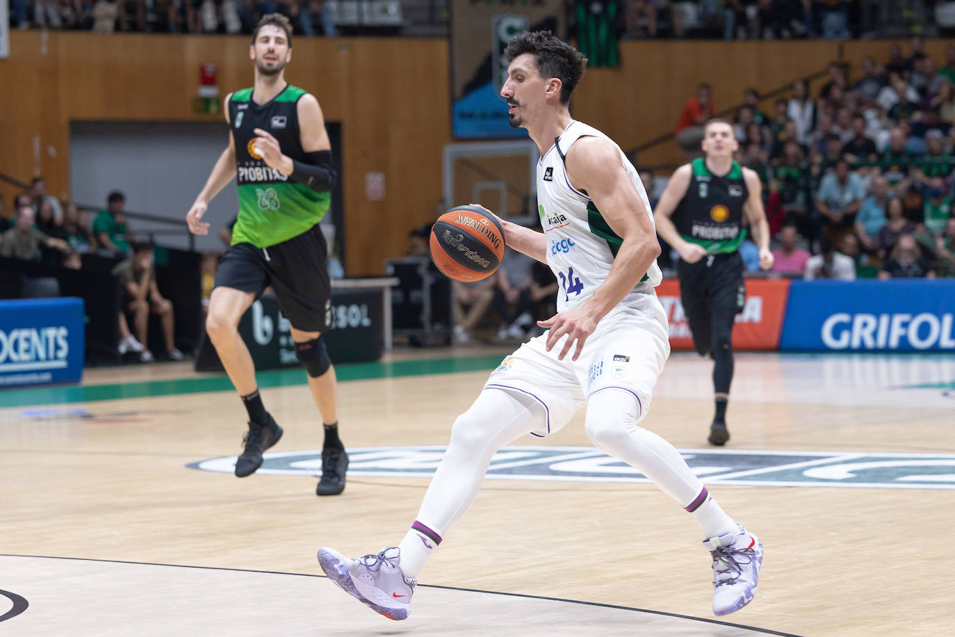 Derrota del Unicaja en la cancha del Joventut. 
