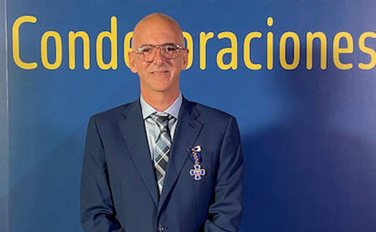 Luis Ayala trabaja en Quirónsalud Málaga. 