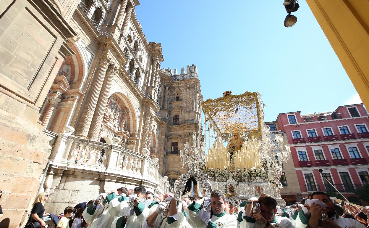 La Virgen del Amparo el Domingo de Ramos. 