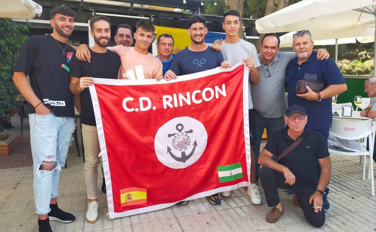 Miembros del Rincón al conocer su emparejamiento con el Espanyol. 