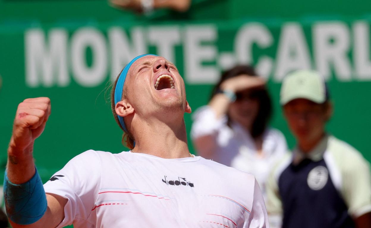 Davidovich festeja su triunfo ante Fritz (su próximo rival) este año en cuartos de final de Montecarlo. 