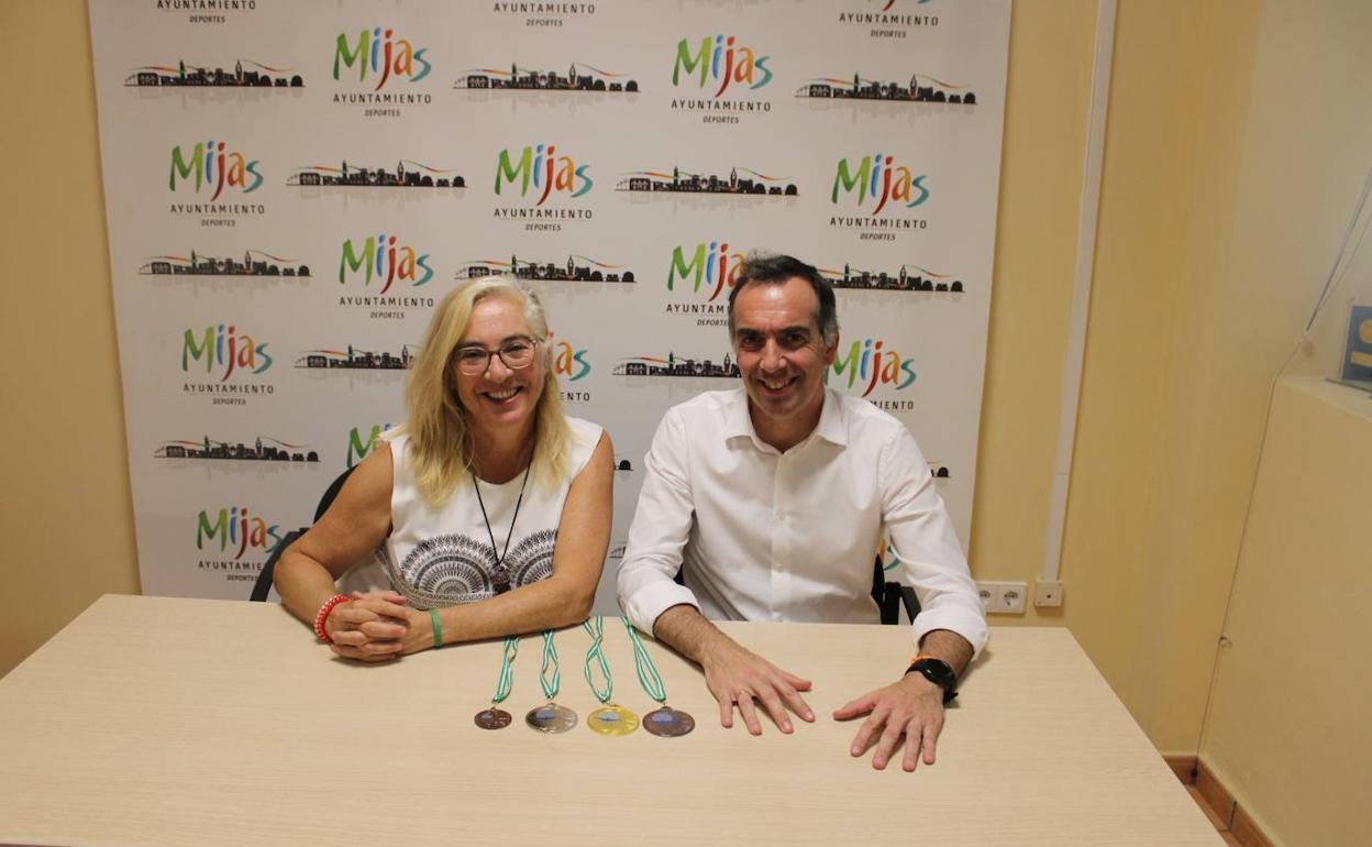 Maite Caño. vicepresidenta de FANDDI, y Andrés Ruiz, concejal de Deportes. 