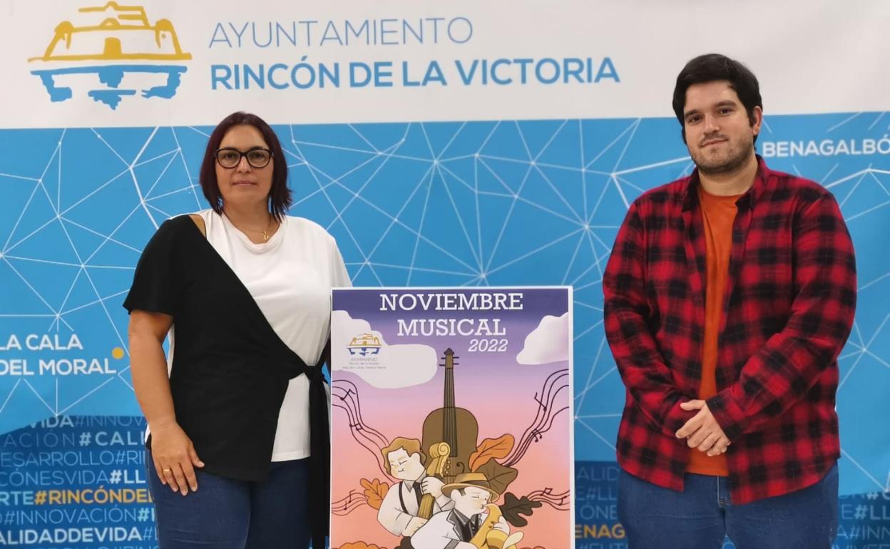 Acto de presentación de la programación cultural, este lunes en el salón de plenos rinconero. 