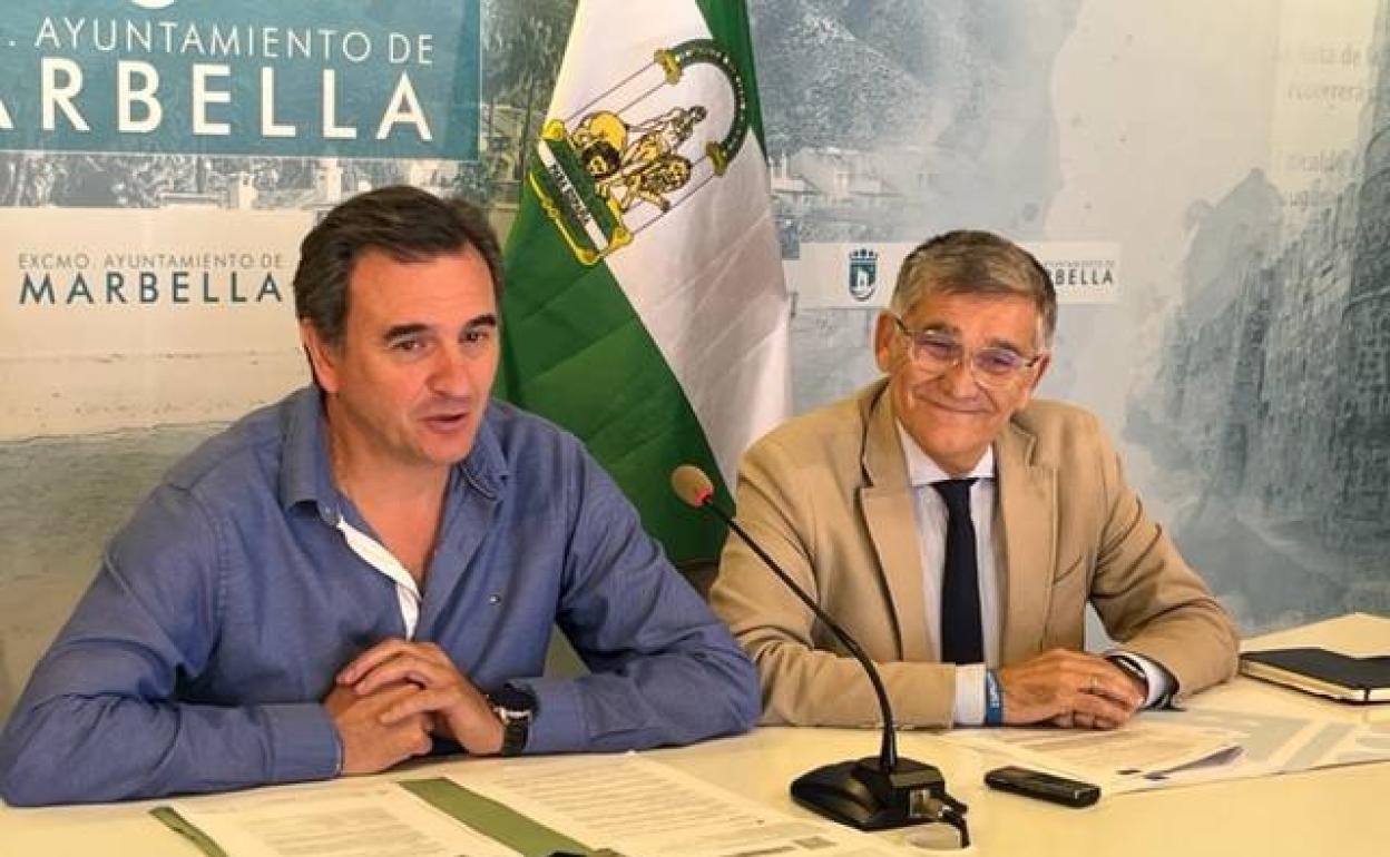 El edil portavoz, Félix García, y el teniente alcalde de San Pedro Alcántara, Javier García. 