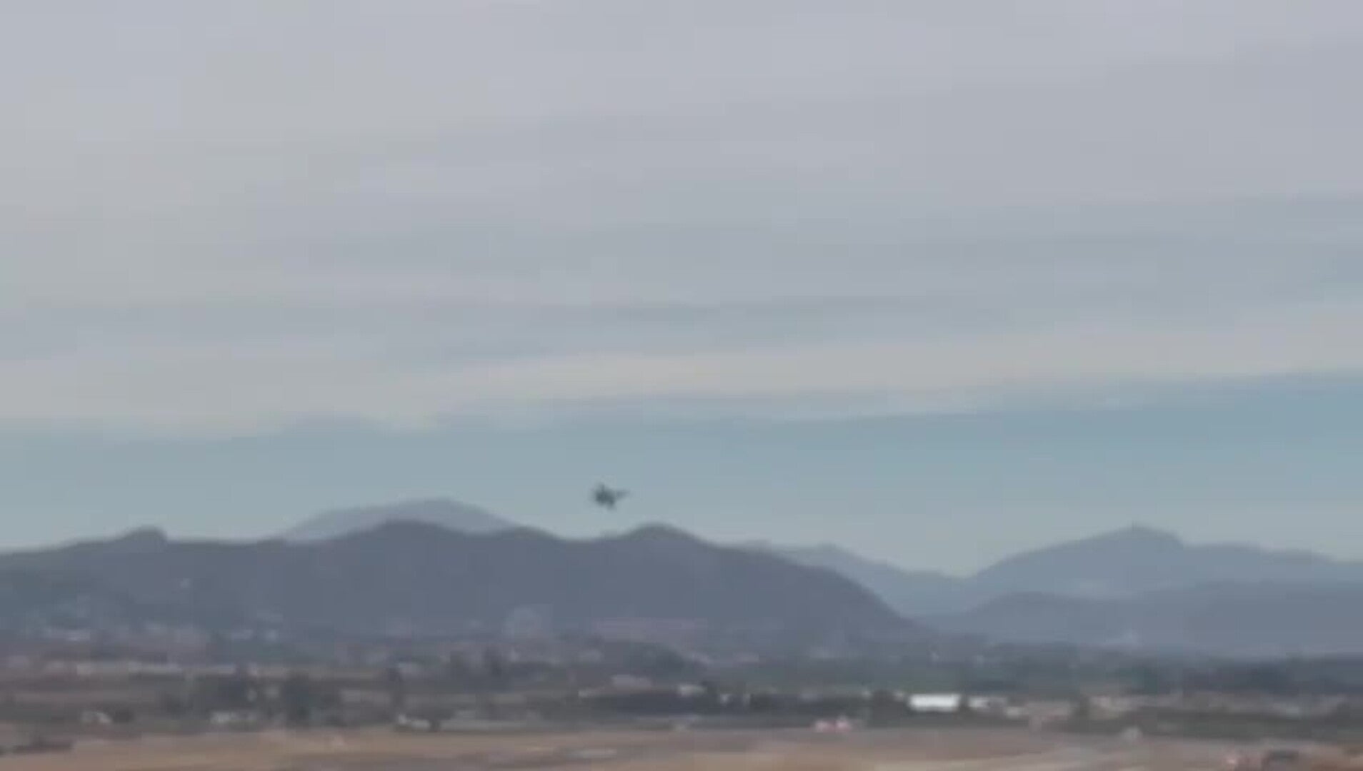 Así despegan los cazas F-18 para sus ejercicios militares desde el Aeropuerto de Málaga