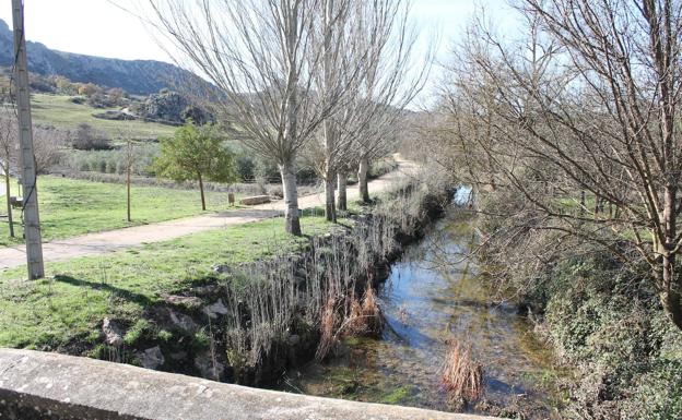 Río Sabar desde el puente andalusí.