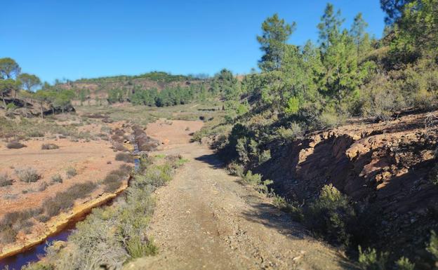 A pesar de ser una zona de explotación minera durante muchos años, tiene una biodiversidad realmente notable.