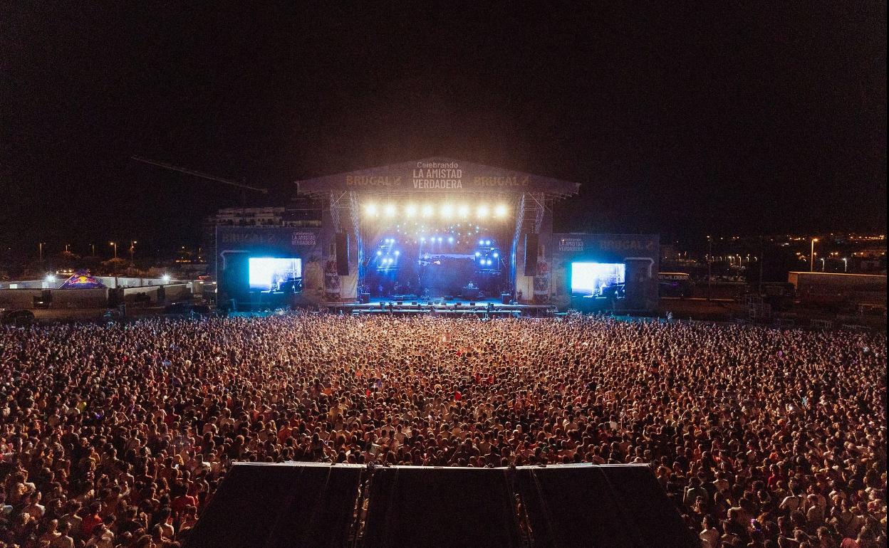 El festival Weekend Beach de Torre del Mar vende más de  abonos en  sus primeras horas de lanzamiento | Diario Sur