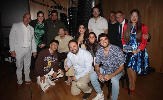 Imagen principal - Carmen Ruiz, Milagros Morales, Jesús Espejo, Conchi Morales e Isabel García. Araceli Ramírez, Sonia de Miguel, Paula Espíndola y Edma Adunay. Miller Martínez, Lucía Rodríguez, Ricardo Lemus, María Canaviri, Chirstian Osorio y Lorena Feria.