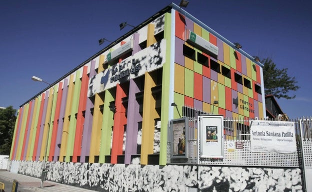 El Teatro Cánovas en 2013, cuando se adaptó la fachada al nuevo público infantil y juvenil.