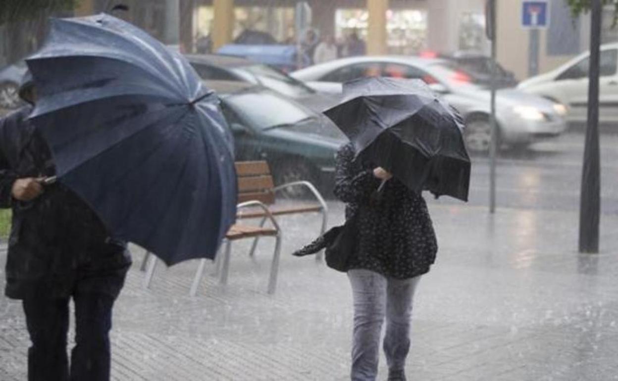 El tiempo: Activan avisos amarillos en Andalucía por viento y fuertes lluvias